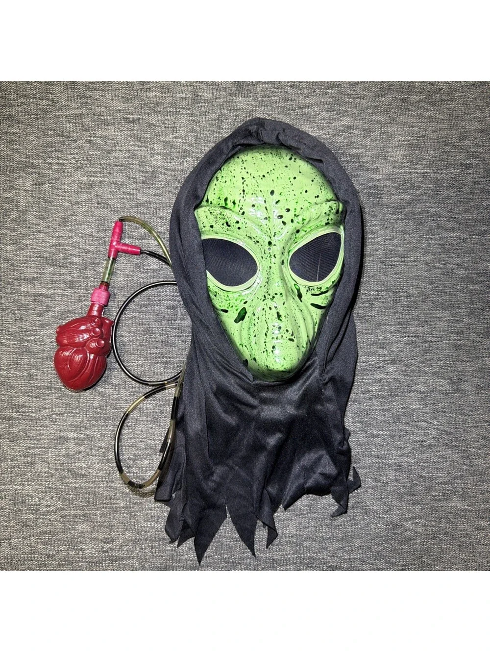 Vintage 1990s Fun World Bleeding Green Alien Mask Area 51 Sci-Fi